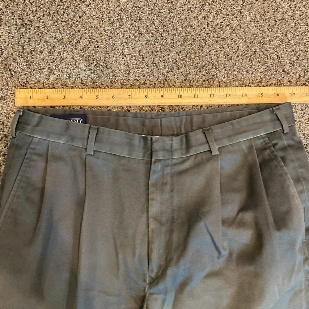 Men's Classic Gray Chinos Pants, Size 33X29 - Picture 4 of 6